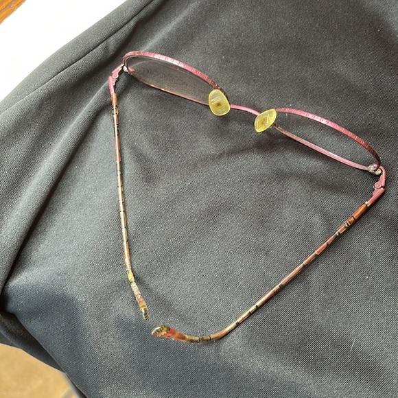 Gucci glasses shop now with discounted shipping - Picture 6 of 7